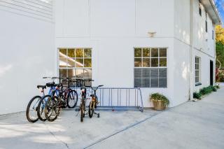 Ideal for Groups! Sleeps 14, Pool, Spa Near Downtown - 1