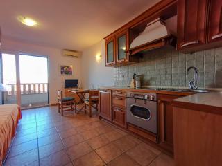 Molo Lozna Apartments - Postira - 9