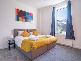 HUGE 3Bed Home, FREE PARKING & WIFI Nr Tynemouth - North Shields - 8