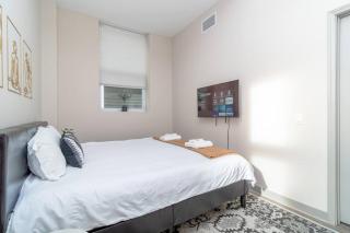 McCormick 2br/2ba KING beds suite with gym and optional parking for up to 6 guests - Chicago - 2