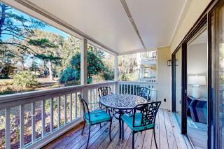 Colonnade Club 151 - 8
