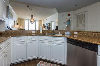 Beach Club - Doral 1503 - DIRECT BEACHFRONT, INCREDIBLE VIEWS, COZY DECOR, TONS OF AMENITIES! - Gulf Highlands - 3