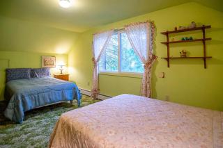 Smith Family Cottages- Lake House - 1