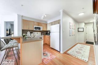 The Breakfast Club Suite - King Bed & AC - Patio - UG Park - 1