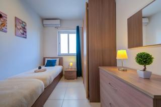 Prime Location, Modern Apartment in St Julian's, Paceville, APT 8 by Vaganza - St Julian's - 5