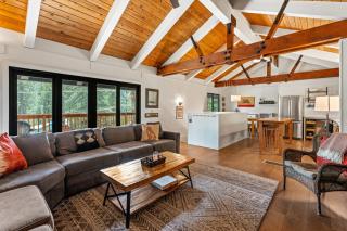Trailblazer Chalet at Olympic Valley with Private Hot Tub and Ski Shuttle - Alpine Meadows - 9
