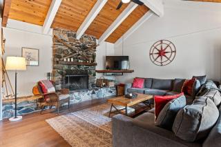 Trailblazer Chalet at Olympic Valley with Private Hot Tub and Ski Shuttle - Alpine Meadows - 8