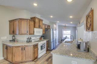 Modern Bloomington Home about 10 Mi to Bear Lake! - Bloomington - 4