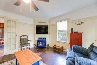Peaceful Atlantic Cottage with Deck and Yard! - Sealevel - 6