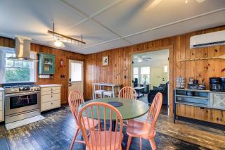 Peaceful Atlantic Cottage with Deck and Yard! - Sealevel - 4