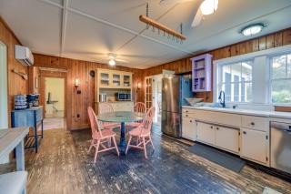 Peaceful Atlantic Cottage with Deck and Yard! - Sealevel - 5