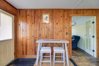 Peaceful Atlantic Cottage with Deck and Yard! - Sealevel - 2