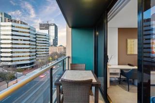 New Heights on North Terrace - 2BR CBD Views Pool - Adelaide - 3