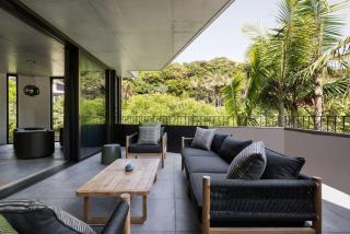 Moonrise - 4 BR designer home above Wategos Beach - 8
