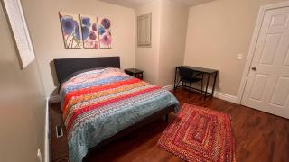 Affordable Downtown Private Rooms - Windsor - 0