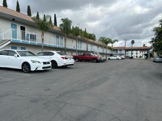 Villa Inn Anaheim - 8