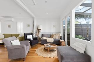 The Waterfront House - Pet Friendly - Absolute Waterfront - Erowal Bay - 9