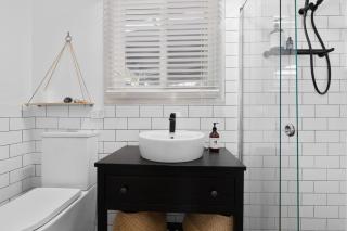 The Waterfront House - Pet Friendly - Absolute Waterfront - Erowal Bay - 1