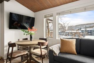 Aspenwood Studio with Loft- J12 - 8