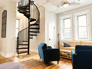 The Historic Lyric Penthouse with Private Rooftop - 0