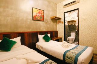 Swing & Pillows - Anggun Hotel Seri Iskandar, Ipoh - 1