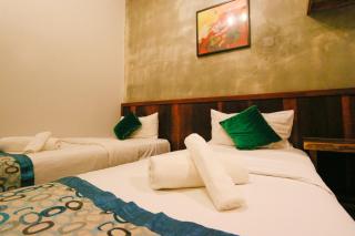 Swing & Pillows - Anggun Hotel Seri Iskandar, Ipoh - 3