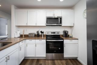 Centrally Located 3BD Urban Oasis - 4