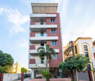 Treebo Silver Apartment - Dhantoli - 9