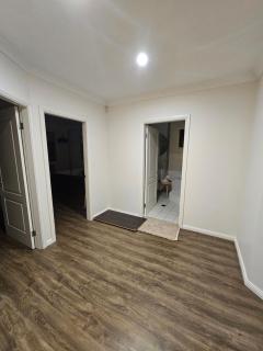 Book a Room with a view for your stay with shared bathroom laundry kitchen and living area - Guildford - 7