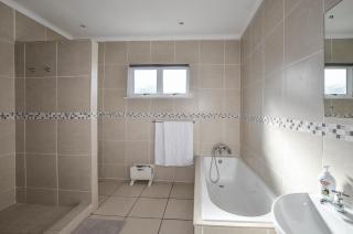 9 on Dolfyn - Yzerfontein - 4