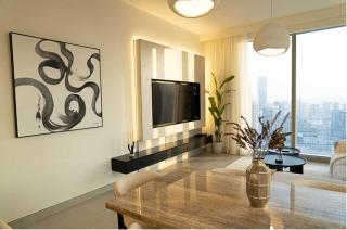 Oraya - Chic 2BR Apt in Downtown Dubai With City Views - 7