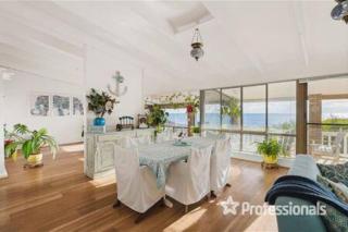 Beachfront Mansion by Peppy Beach Retreats® - Capel - 5