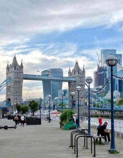 Spacious 2 bedroom flat london - 9