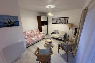 Studio with balcony - 2 min beach and AquaBaule - 6