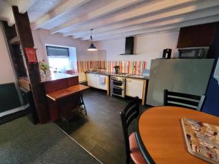 Charming pet friendly 2 bedroom cottage, close to Narberth & local beaches, friendly animals on our smallholding - Pembrokeshire - 9