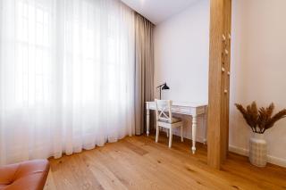 The Chic One, Unirii Square View - 3