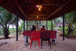 WHITE SAND BEACH HOUSE - Delta Hospitality .sea facing rooms with a private Beach - Kalyānpur - 6