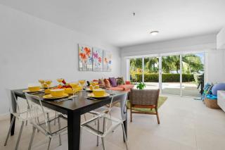 2Bdr Ground Floor Condo With Terrrace! - Palm-Eagle Beach - 0