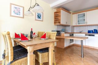 Ferienwohnung-2-Kranich-Villa-Vogelsang-in-Binz-3-Raum-Parkplatz-WLAN-Wintergarten-Terrasse - Binz - 3