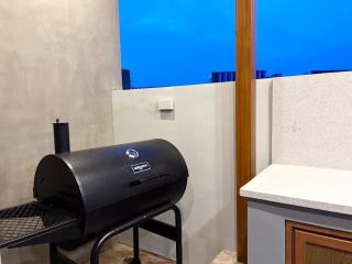 Luxury Haven Near Walking Street - 2