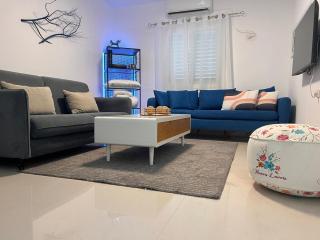 Duchess of the Dead Sea Crown Group Collection - 8