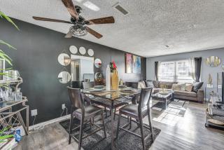North Carolina Abode with Fire Pit, Near Theme Parks - Charlotte - 5