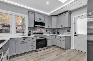 Spacious House in Charlotte - Charlotte - 2