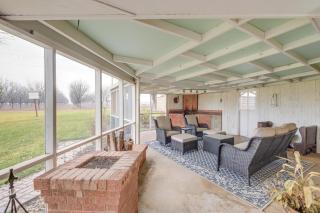 Peaceful Artesia Vacation Rental with Orchard Views! - Artesia - 9