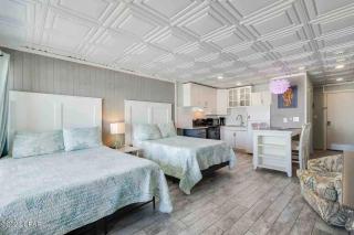 Sandy Bottoms Beachfront Studio On The Sand - Panama City Beach - 2