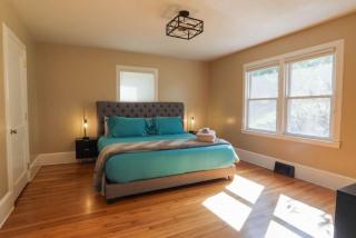 Trail-Ready Retreat near Waterfalls w/ Hot Tub - Brevard - 7