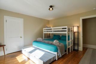 Trail-Ready Retreat near Waterfalls w/ Hot Tub - Brevard - 3