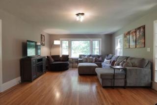 Trail-Ready Retreat near Waterfalls w/ Hot Tub - Brevard - 1