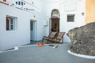 Great cave at Oia, Greece - Oia - 3
