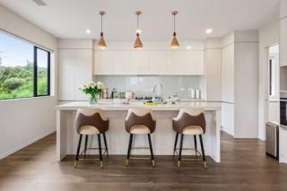 Grand Retreat with spa, sauna & parking - Auckland - 7